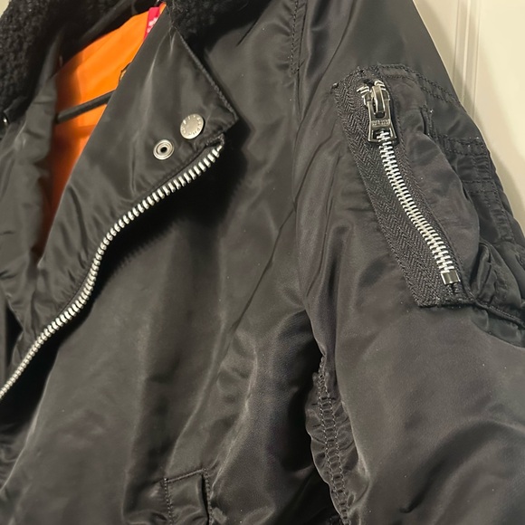 Alpha Industries Reversible Jacket - Picture 3 of 6